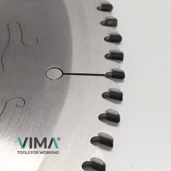 Discover the precision of the PCD H4 diamond panel saw blade for flawless cutting in the LAME INCISORI category.