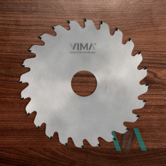 PCD circular saw blade for flat grooving